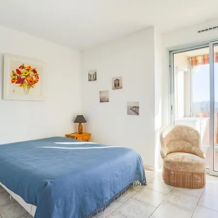 Grand Deux Pieces Dans Residence Avec Piscine * Mandelieu
